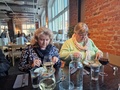 Varaluottamusmiehet Ulla Oikarinen ja Kirsi Karttunen ajankohtaispäivillä 2023.